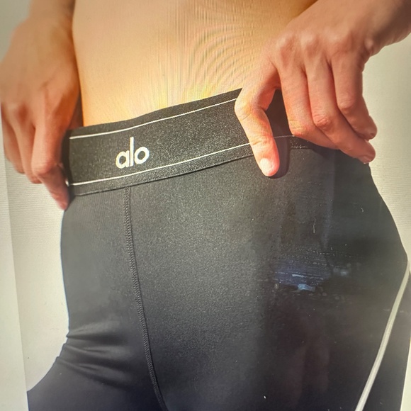 NWOT ALO AIRLIFT HIGH-WAIST SUIT UP LEGGINGS - Picture 2 of 13